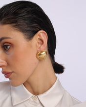 Load image into Gallery viewer, Aurelia Button Studs
