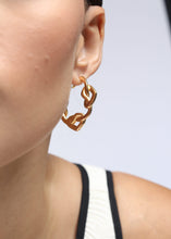 Load image into Gallery viewer, Heartlinks Midi Hoops
