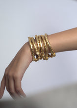 Load image into Gallery viewer, Elaris Bangles
