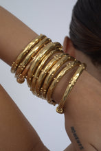 Load image into Gallery viewer, Elaris Bangles
