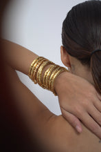 Load image into Gallery viewer, Elaris Bangles
