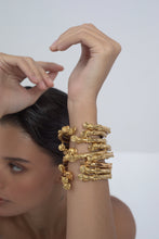 Load image into Gallery viewer, Elaris Bangles

