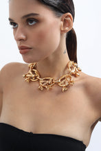 Load image into Gallery viewer, Camelia Link Necklace

