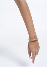 Load image into Gallery viewer, Helix Bangle Gold
