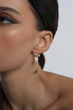 Load image into Gallery viewer, Cou Cou Purple Heart Earrings
