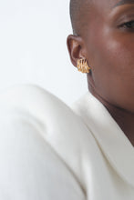 Load image into Gallery viewer, Wave Earrings Golden
