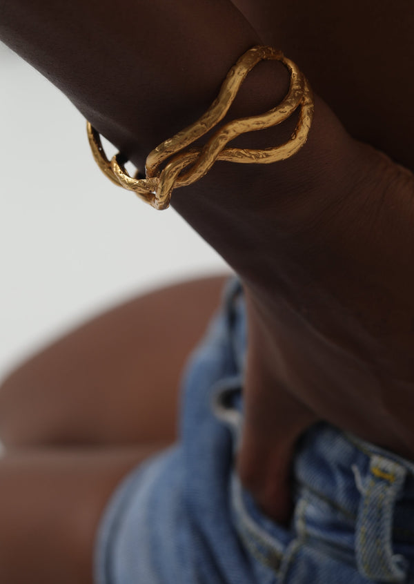 Entwined Bangle Golden