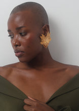 Load image into Gallery viewer, Amaryllis Earrings
