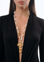 Load image into Gallery viewer, World’s My Oyster
