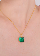 Load image into Gallery viewer, Hexcuse Me Pendant - Emerald
